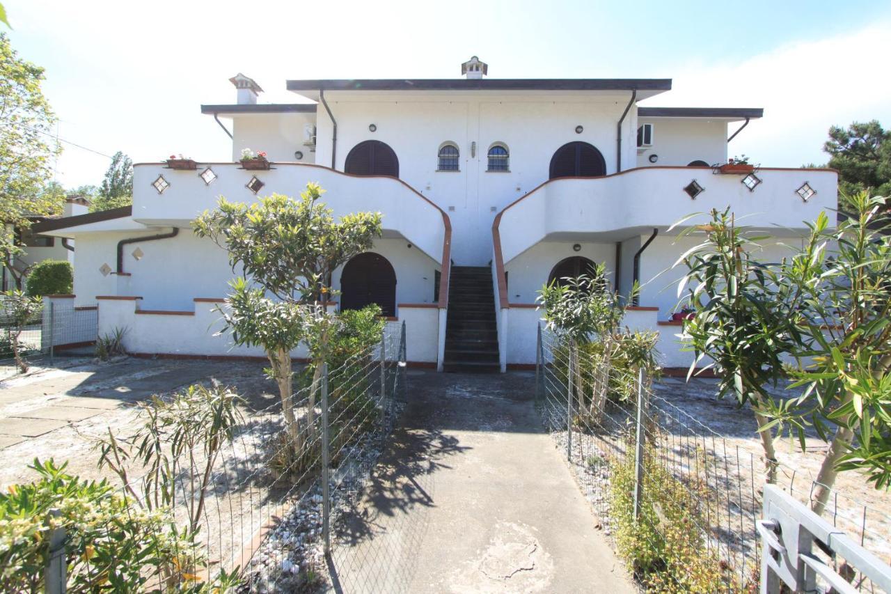 Appennini Villas リド・ディ・ポンポーザ エクステリア 写真